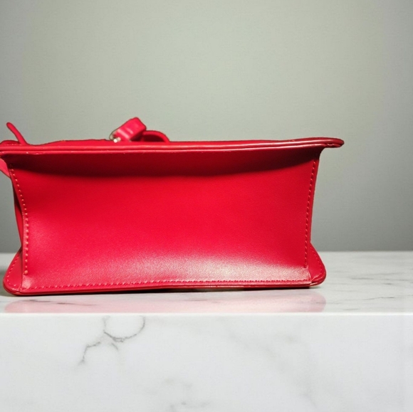 Anne klein in crimson red leather shoulder bag - Picture 2 of 3
